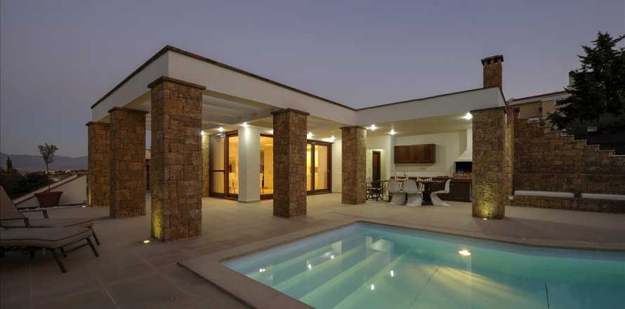 5 bedrooms Villa in Thermi, Greece No. 58360