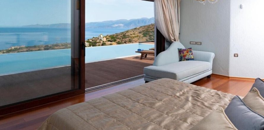 4 bedrooms Villa in Agios Nikolaos, Greece No. 58309