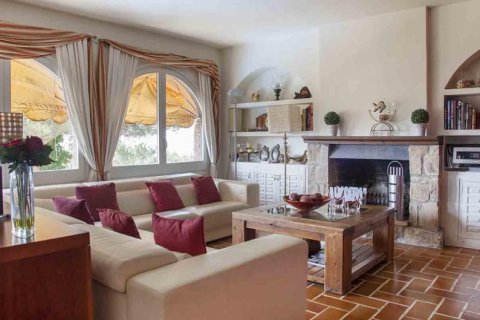 4 bedrooms House in Cabrils, Spain No. 25272 15