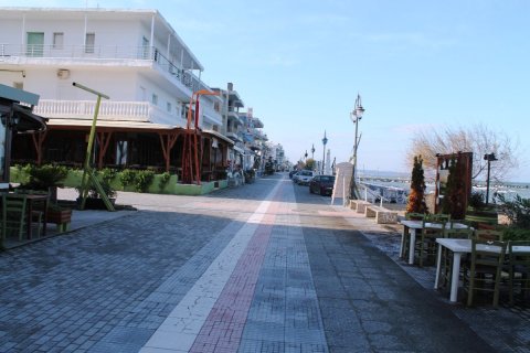 125m² Commercial property en Thessaloniki, Greece No. 47676 9