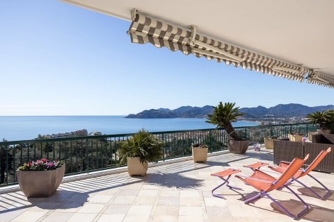 4 bedrooms Apartment in Cannes, France No. 76128 1