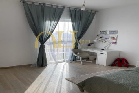 3 dormitorios Apartment en  Yas Island, UAE No. 8534 4