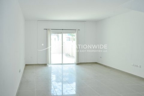 3 bedrooms Villa in Abu Dhabi, UAE No. 3696 10