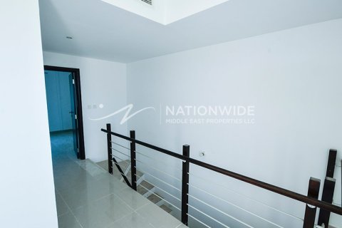 3 bedrooms Villa in Abu Dhabi, UAE No. 3696 17