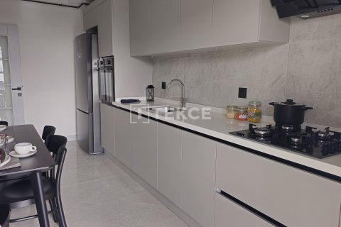 4+1 Apartment in Istanbul, Turkey No. 15586 18