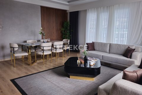 4+1 Apartment in Istanbul, Turkey No. 15586 15