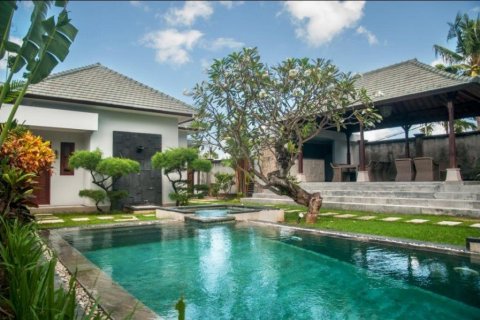 6 bedrooms Villa in Canggu, Indonesia No. 22884 1