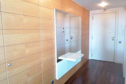 4 bedrooms Apartment in Barcelona, Spain No. 25575 7