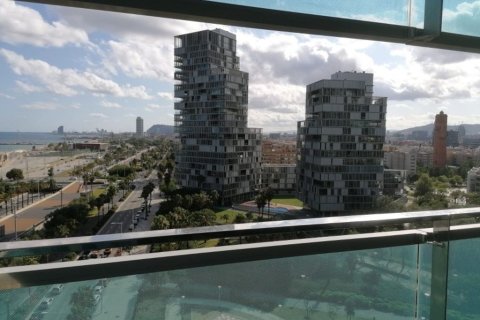 4 bedrooms Apartment in Barcelona, Spain No. 25575 3