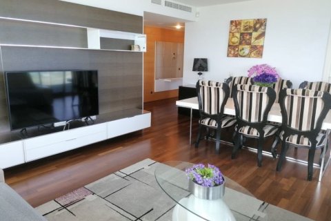 4 bedrooms Apartment in Barcelona, Spain No. 25575 9