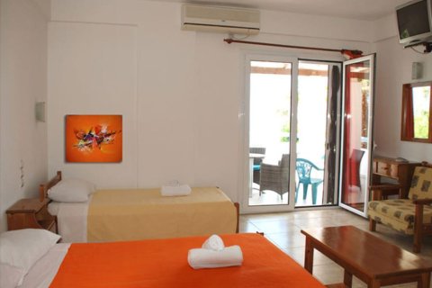 768m² Hotel à Peloponnese, Greece No. 49135 8