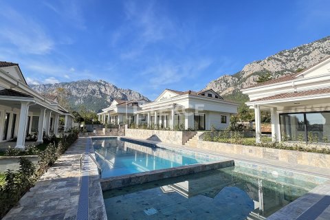 3+1 Villa in Kemer, Turkey No. 20817 1