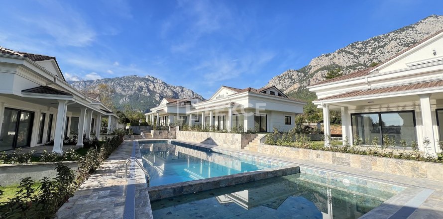 3+1 Villa in Kemer, Turkey No. 20817