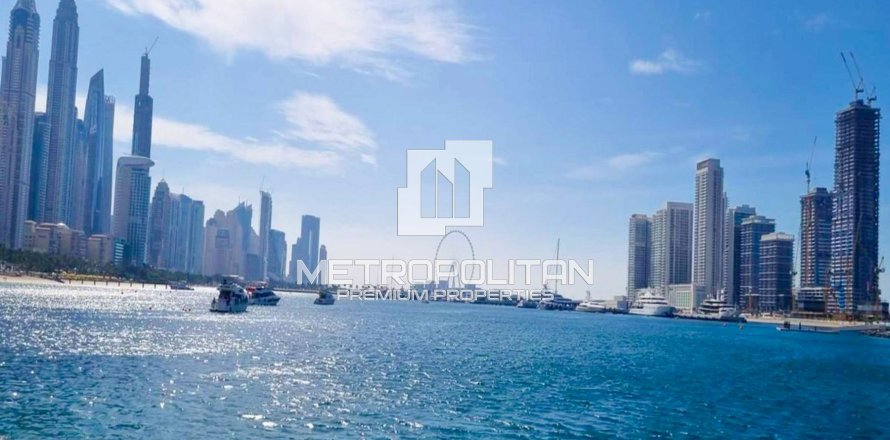 1 dormitorio Apartment en EMAAR Beachfront, UAE No. 6443