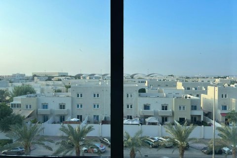 3 dormitorios Apartment en Al Reef, UAE No. 6723 8