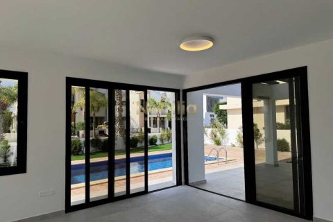 4 bedrooms Villa in Larnaca, Cyprus No. 65595 5