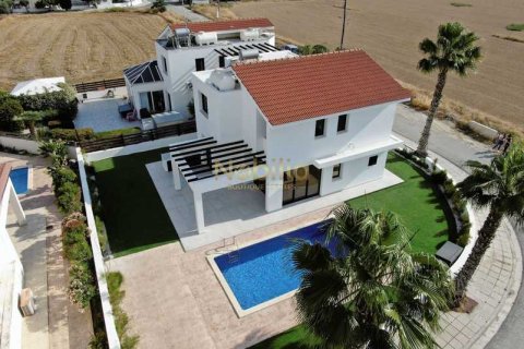 4 bedrooms Villa in Larnaca, Cyprus No. 65595 2