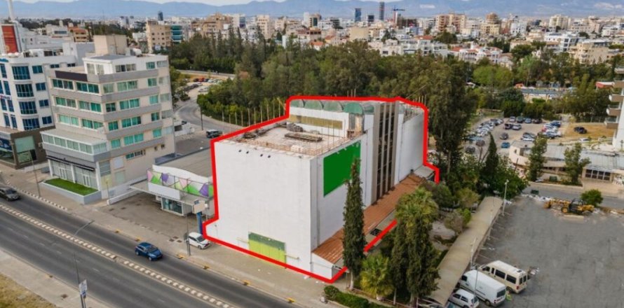 2028m² Commercial property en Nicosia, Cyprus No. 47557