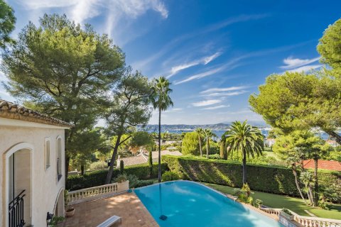 6 bedrooms Villa in Antibes, France No. 67330 4