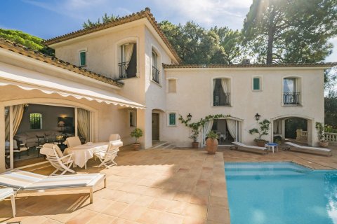 6 bedrooms Villa in Antibes, France No. 67330 5