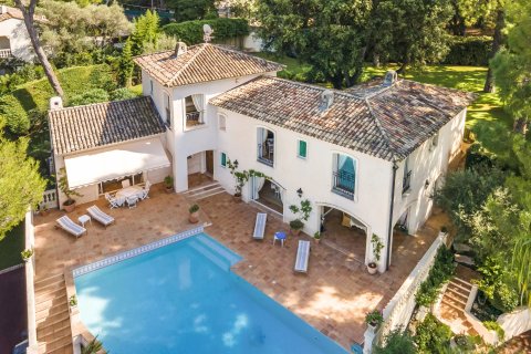 6 bedrooms Villa in Antibes, France No. 67330 2