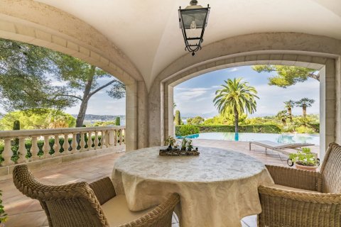 6 bedrooms Villa in Antibes, France No. 67330 16