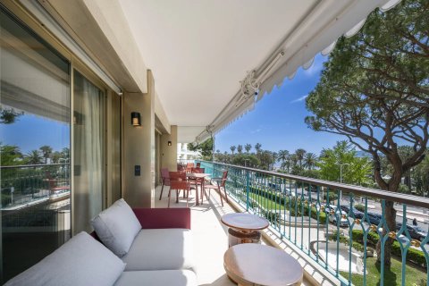 3 dormitorios Apartment en Cannes, France No. 67331 3