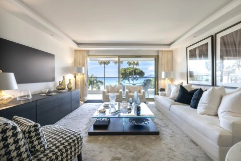 2 dormitorios Apartment en Cannes, France No. 67339 8