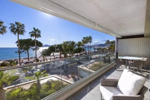 2 dormitorios Apartment en Cannes, France No. 67339 1