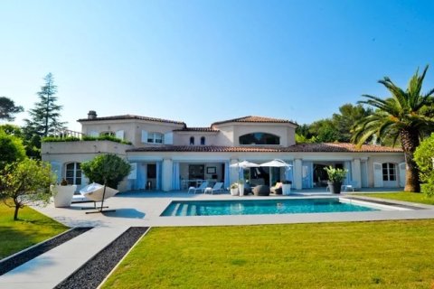 4 bedrooms Villa in Mougins, France No. 67328 1