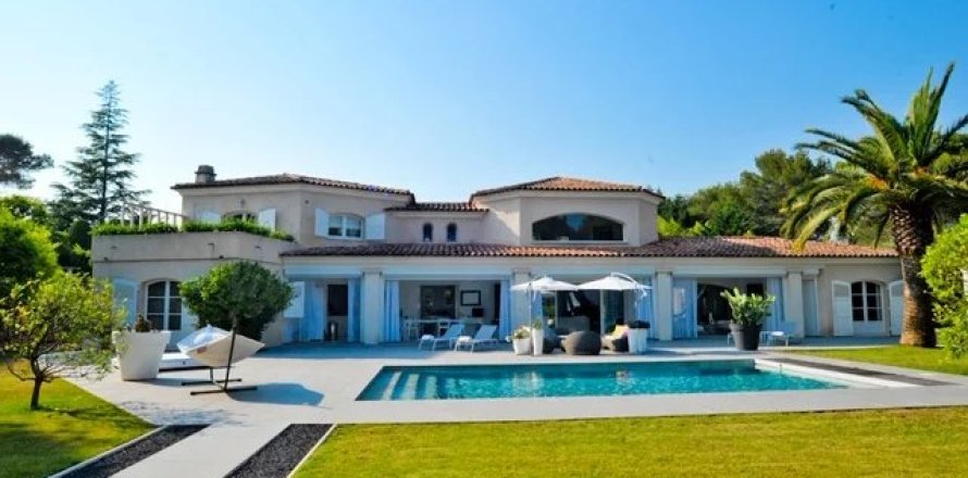 4 bedrooms Villa in Mougins, France No. 67328