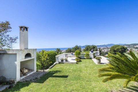 4 bedrooms Villa in Cannes, France No. 67332 17