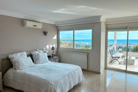 4 bedrooms Villa in Cannes, France No. 67332 13