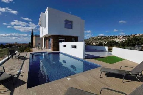 3 bedrooms House in Pegeia, Cyprus No. 31698 2