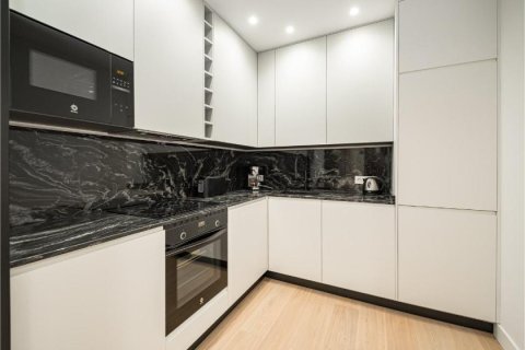 3 dormitorios Apartment en Madrid, Spain No. 27633 13