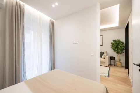 3 bedrooms Apartment in Madrid, Spain No. 27633 21