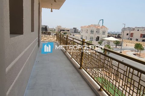 5 bedrooms Villa in Khalifa City, UAE No. 47141 4