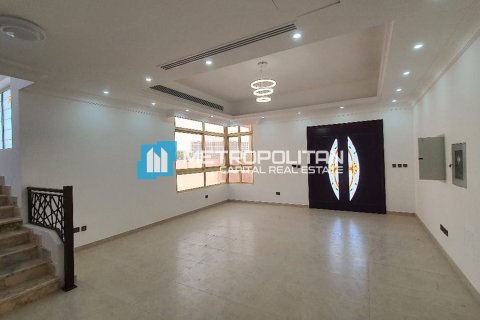 5 bedrooms Villa in Khalifa City, UAE No. 47141 1