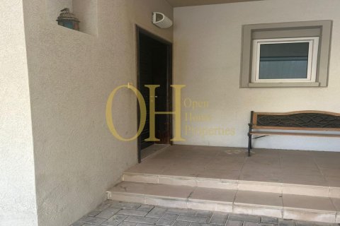 4 dormitorios Townhouse en Al Reef, UAE No. 53601 5