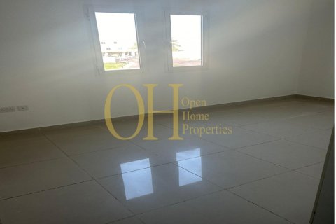 4 bedrooms Townhouse in Al Reef, UAE No. 53601 6