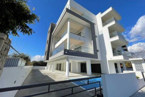 2 bedrooms Apartment in Germasogeia, Cyprus No. 77752 2