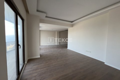 5+1 Apartment in Mudanya, Turkey No. 11773 10