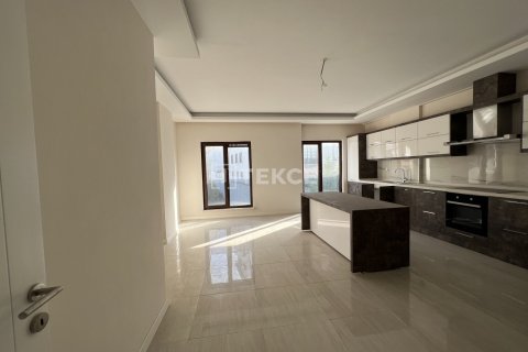 5+1 Apartment en Mudanya, Turkey No. 11773 11