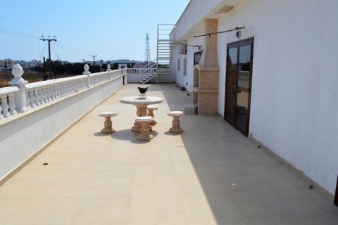 18 dormitorios House en Deryneia, Cyprus No. 64881 2