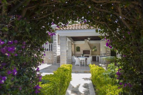 5 bedrooms Villa in Argaka, Cyprus No. 64882 27