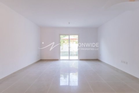 3 dormitorios Villa en Abu Dhabi, UAE No. 3429 12