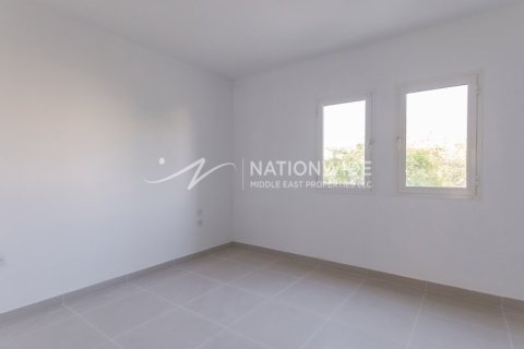 3 dormitorios Villa en Abu Dhabi, UAE No. 3429 7