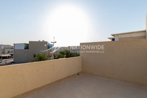 3 dormitorios Villa en Abu Dhabi, UAE No. 3429 3