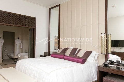 3 bedrooms Apartment in Abu Dhabi, UAE No. 4188 9