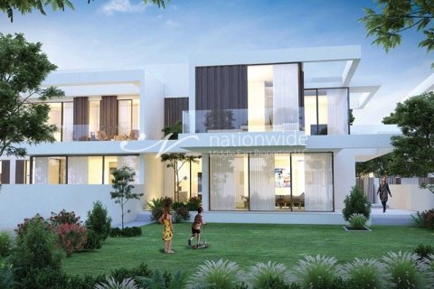 3 bedrooms Townhouse in Abu Dhabi, UAE No. 3428 1